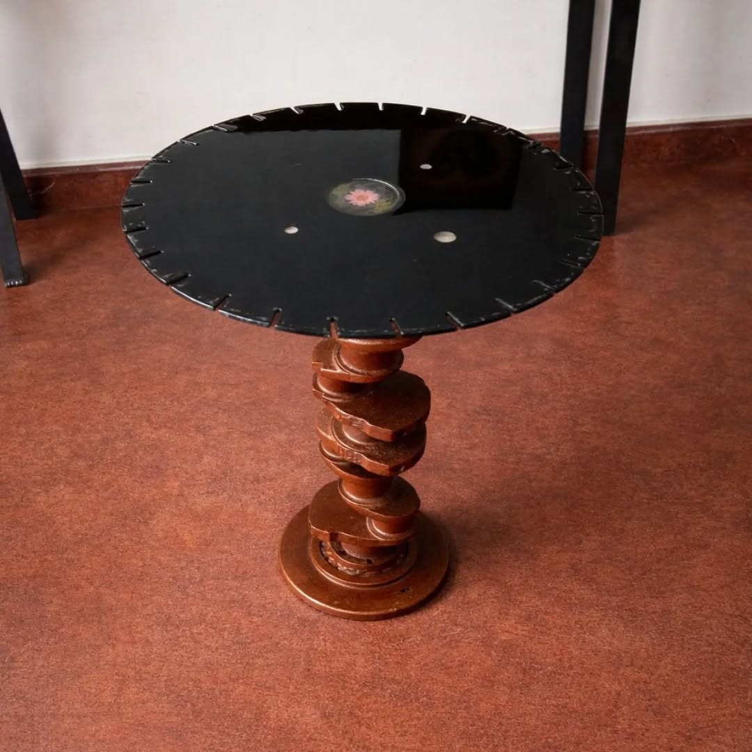 Mesa Auxiliar “Diente de Acero” - Imagen 2