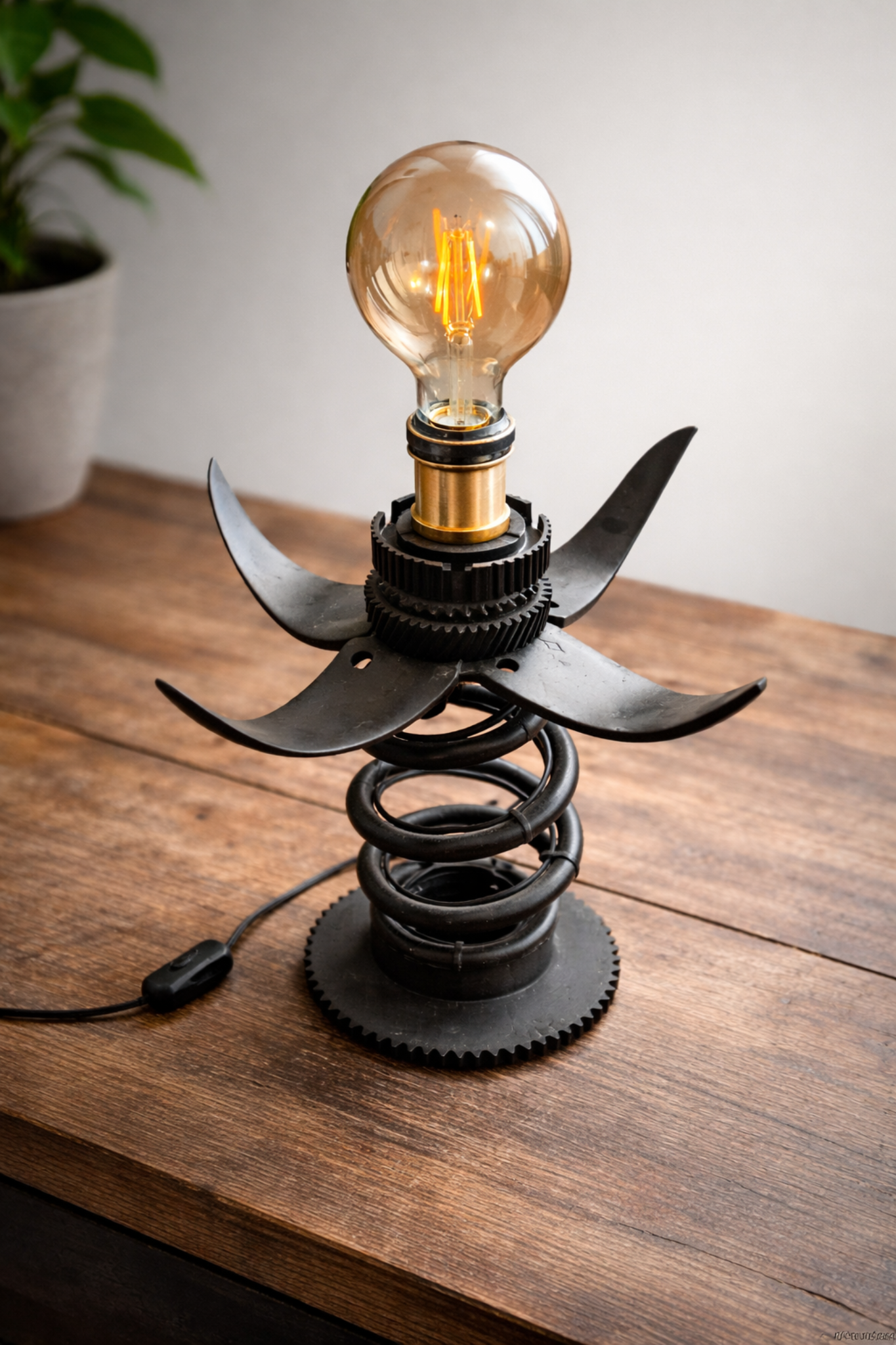 Lámpara de mesa artesanal “Suspensión”